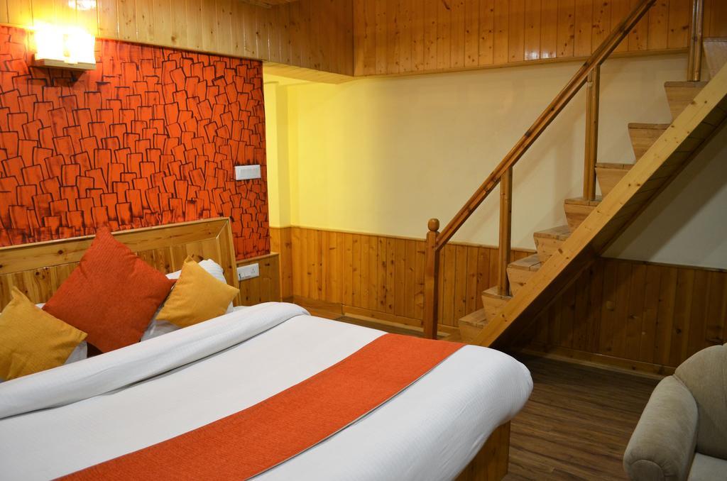 Gezellig Inn - Tree Hill Cottages&Kanyal Villas Manāli Kültér fotó