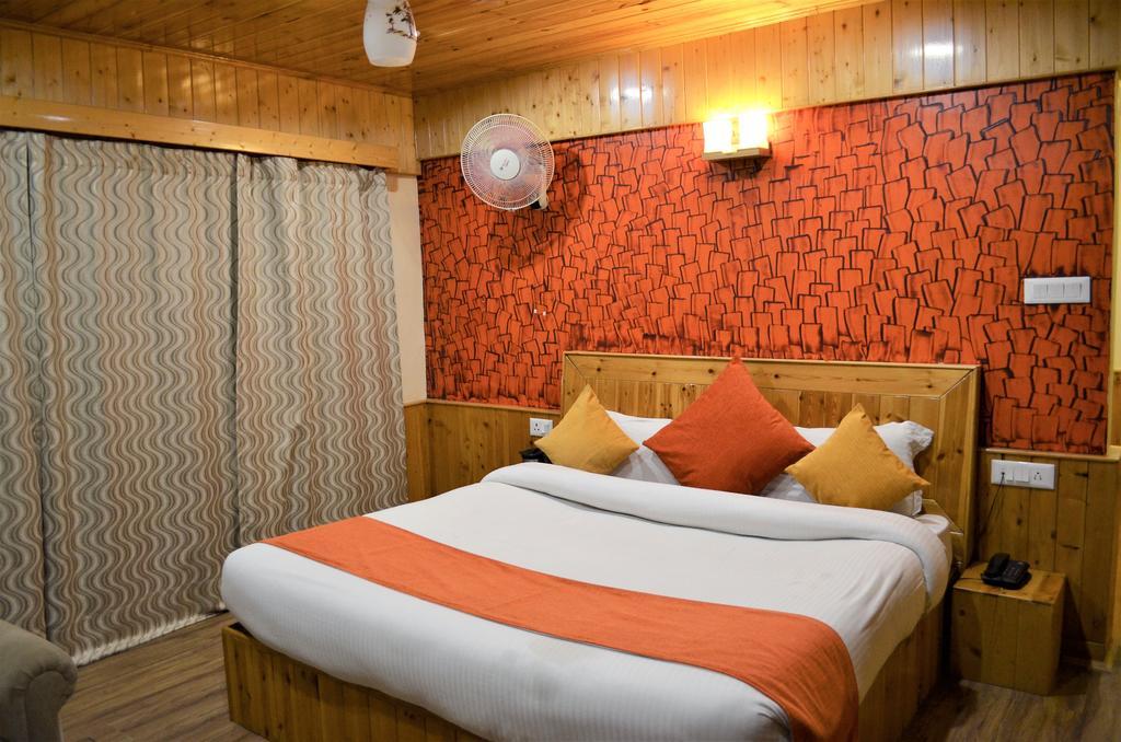 Gezellig Inn - Tree Hill Cottages&Kanyal Villas Manāli Kültér fotó