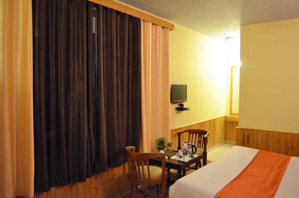 Gezellig Inn - Tree Hill Cottages&Kanyal Villas Manāli Kültér fotó