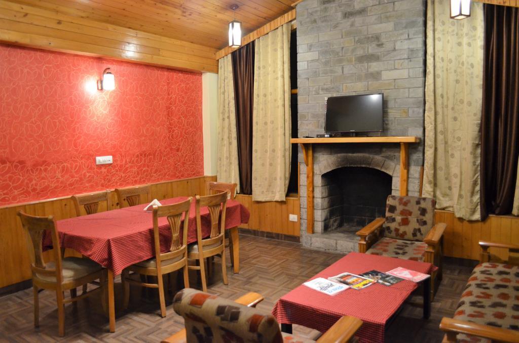 Gezellig Inn - Tree Hill Cottages&Kanyal Villas Manāli Kültér fotó