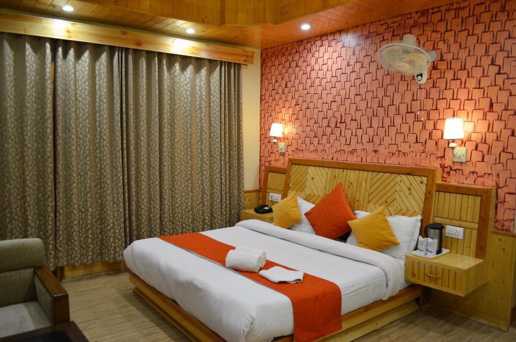 Gezellig Inn - Tree Hill Cottages&Kanyal Villas Manāli Kültér fotó