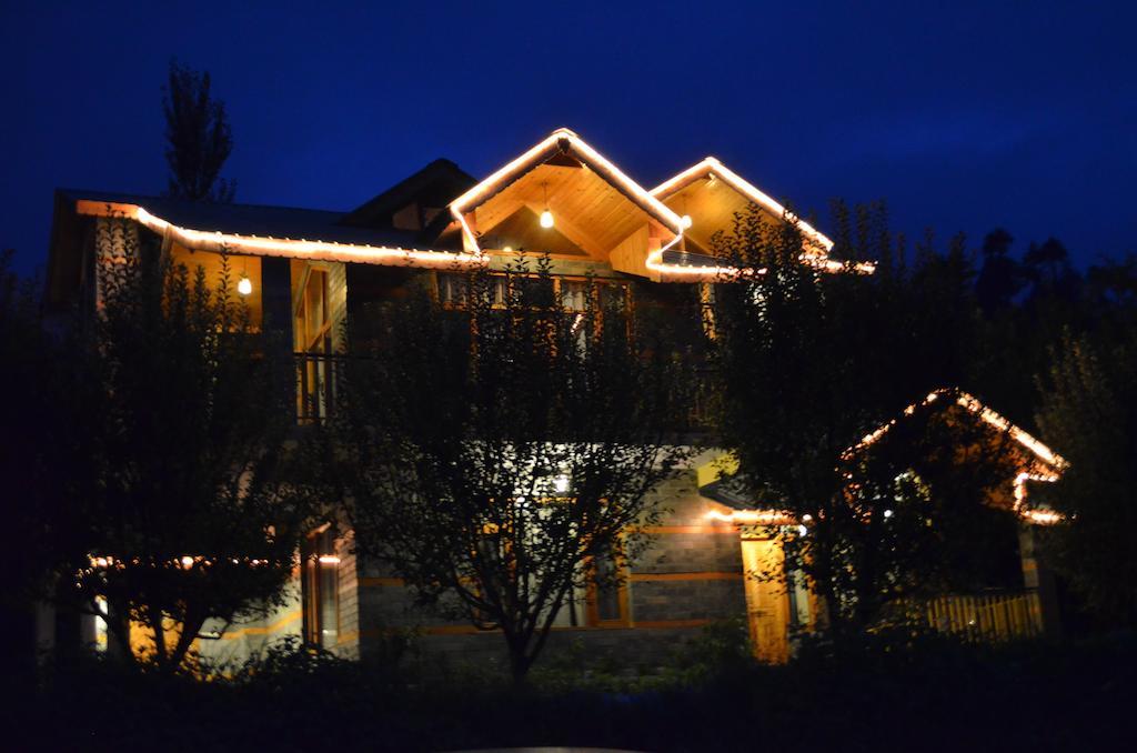 Gezellig Inn - Tree Hill Cottages&Kanyal Villas Manāli Kültér fotó